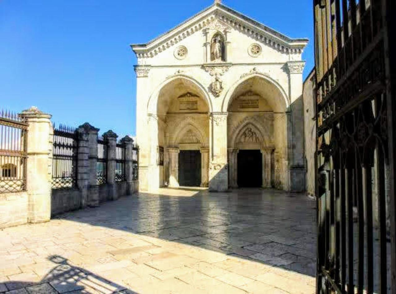 Suite Rotari - Affitti Brevi Italia Monte SantʼAngelo Εξωτερικό φωτογραφία